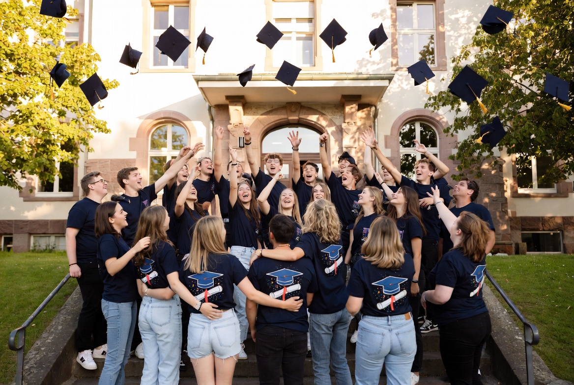 Abi-Shirts drucken — individuelle Abschluss-Shirts mit eurem Motto
