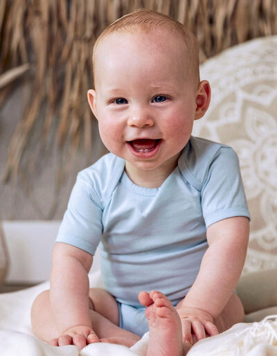 Organic Baby Bodysuit Short Sleeve Rebel 01
